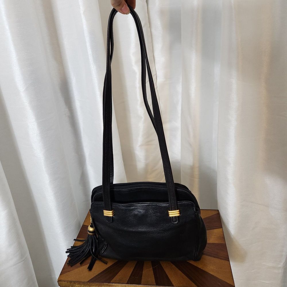 Vintage Tignanello Black Leather Purse Tassle Shoulder Strap Gold Hardware - Picture 13 of 13